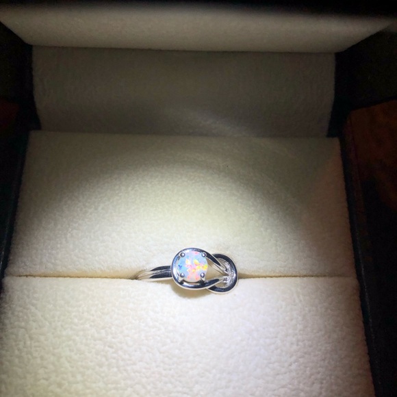 Angara Solitaire Opal Infinity Ring sz 5 - Picture 3 of 3